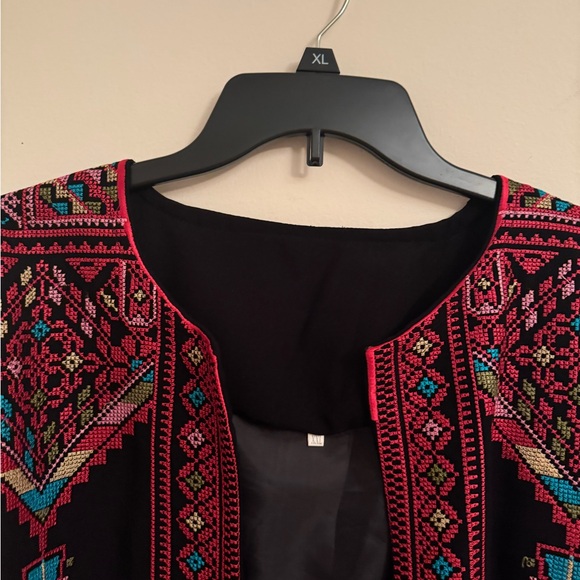 Palestinian Embroidered blazer - Picture 6 of 6